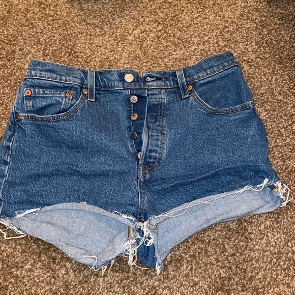 Levi’s 501 shorts - Picture 2 of 2